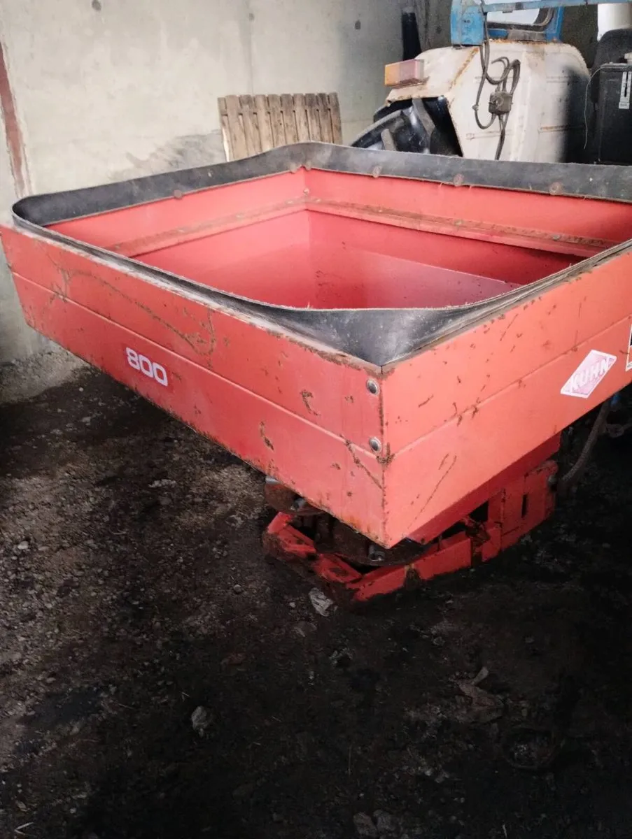 Kuhn spreader for parts - Image 1