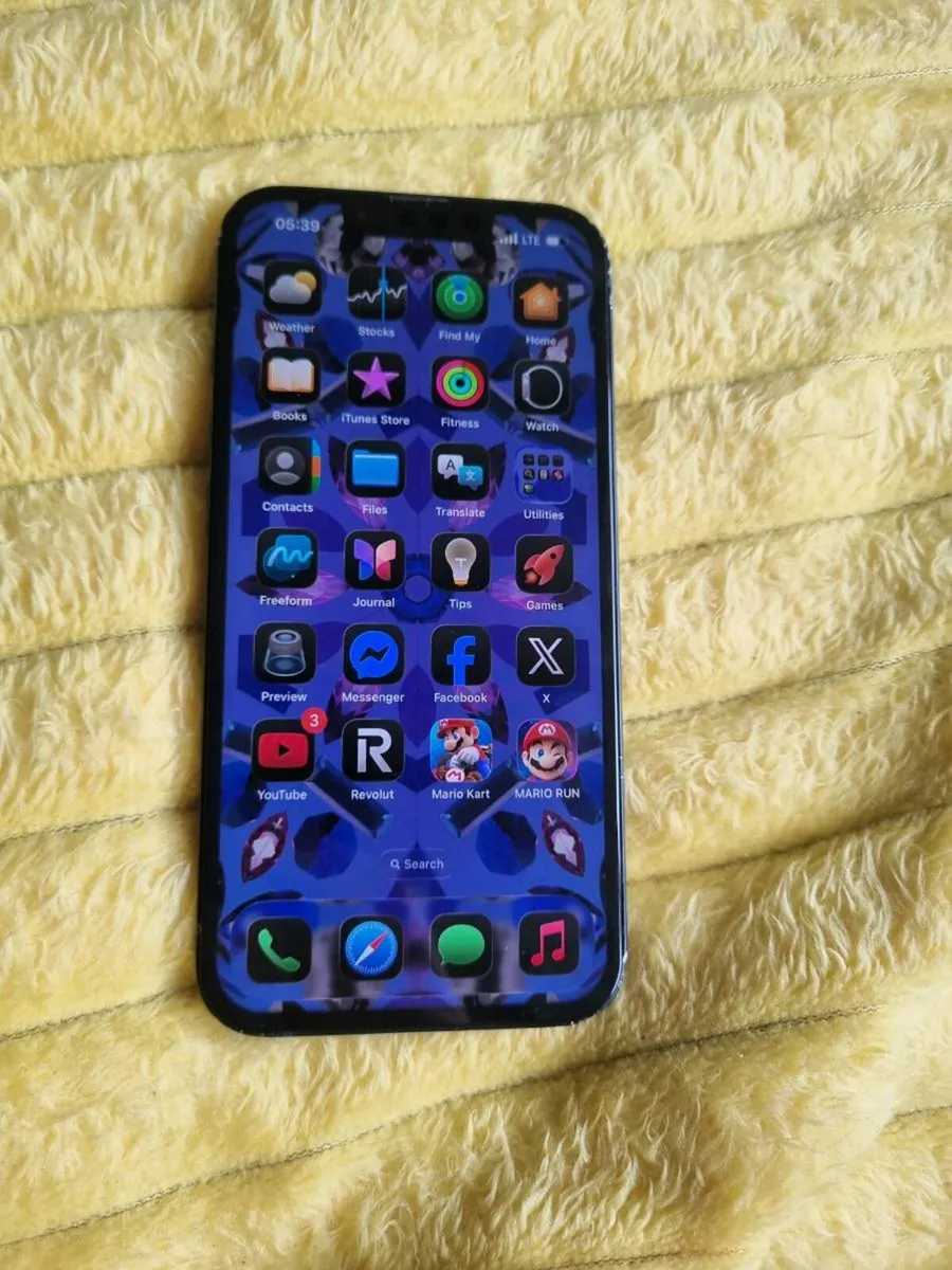 Iphone 13 - Image 1