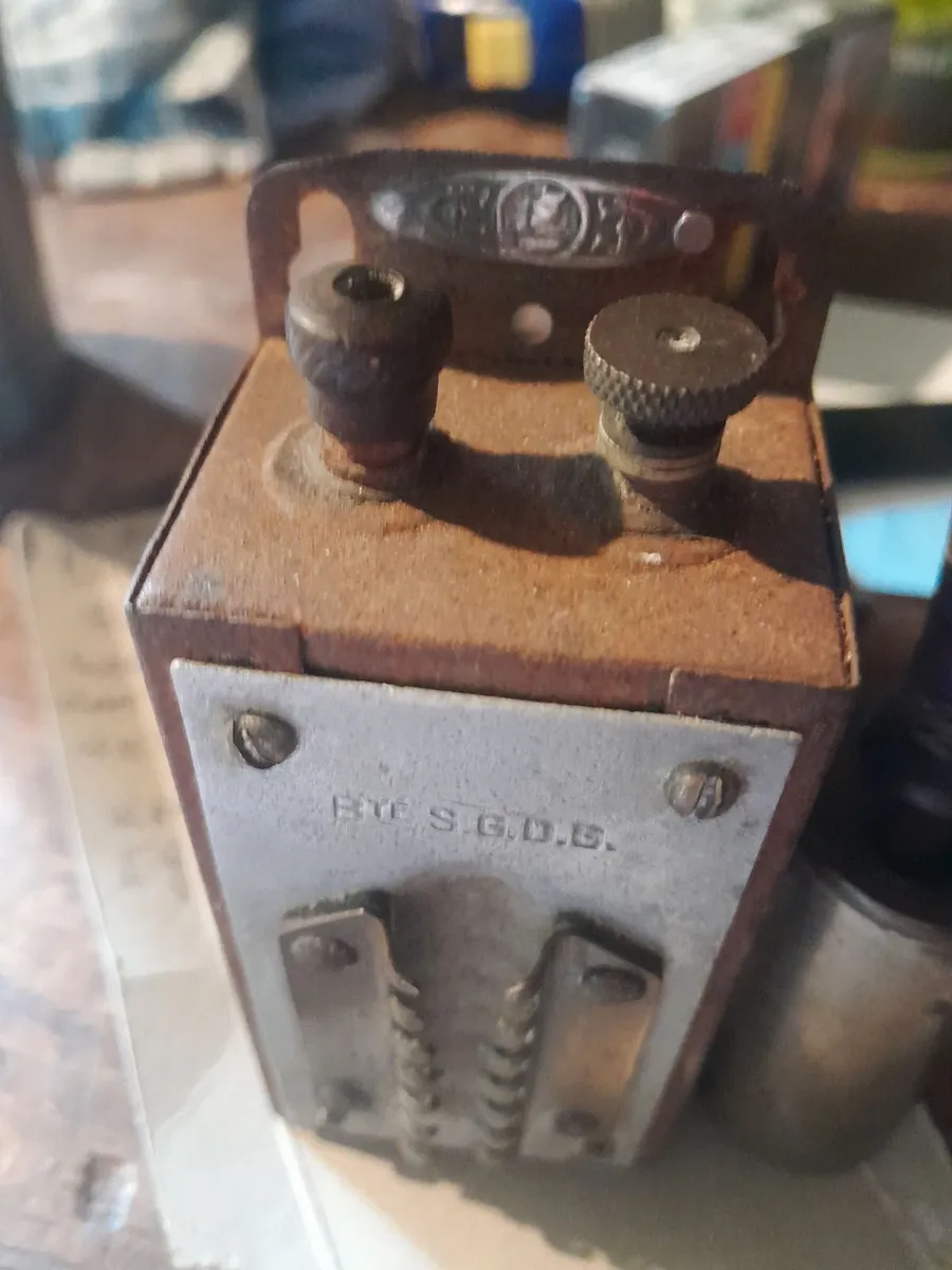 Vintage French  wall lighter - Image 3