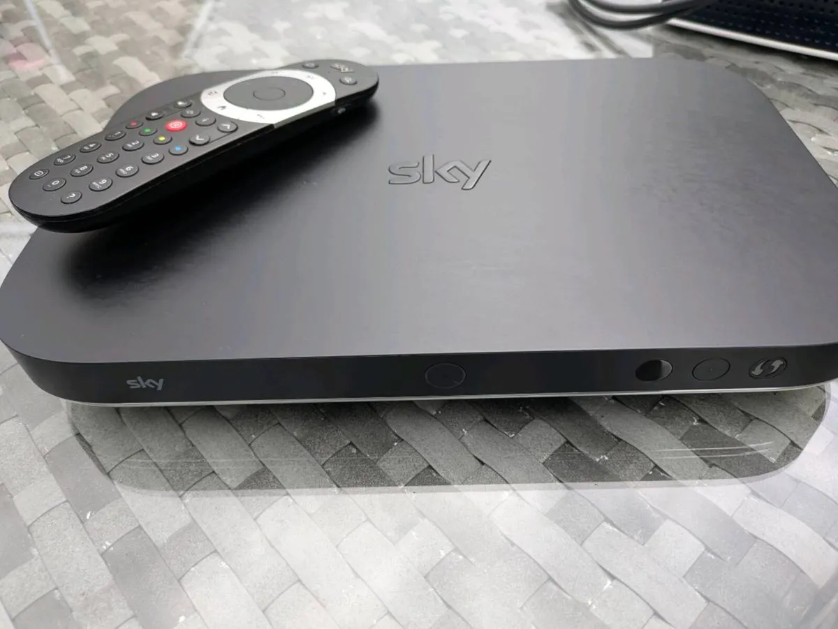 Sky q box