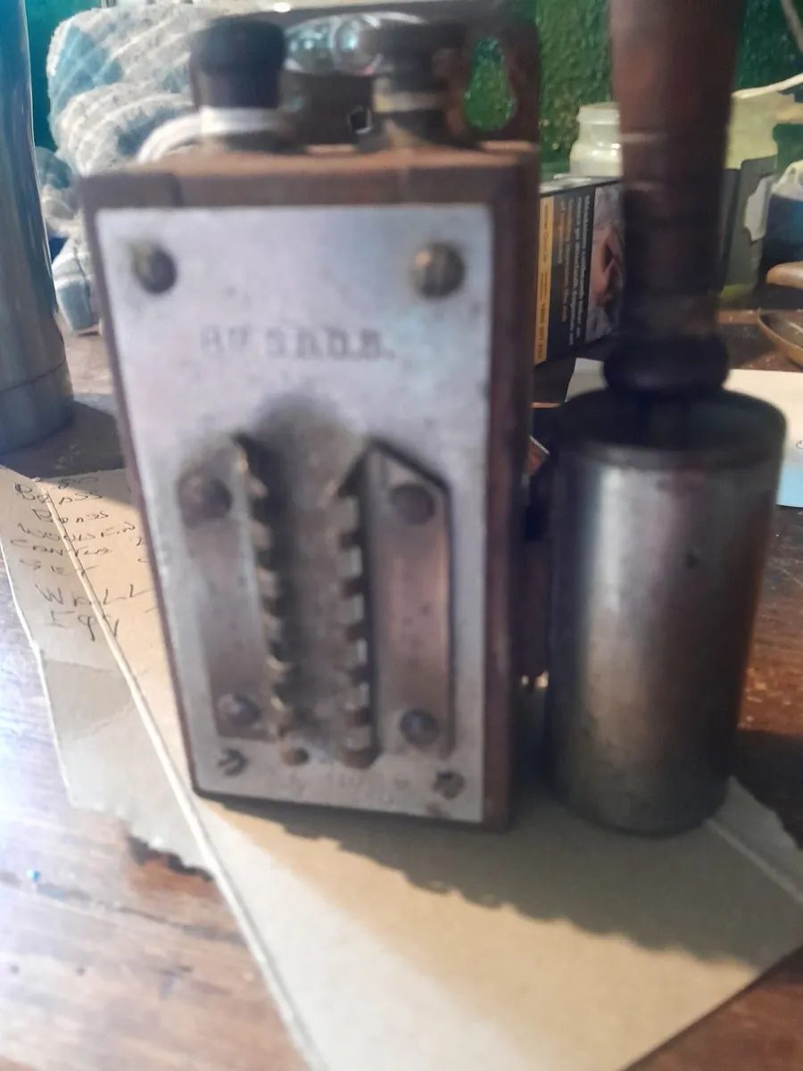 Vintage French  wall lighter - Image 4