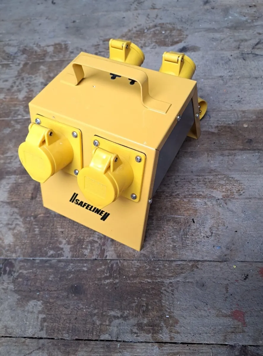 4Way Distribution Box with USB - Image 3