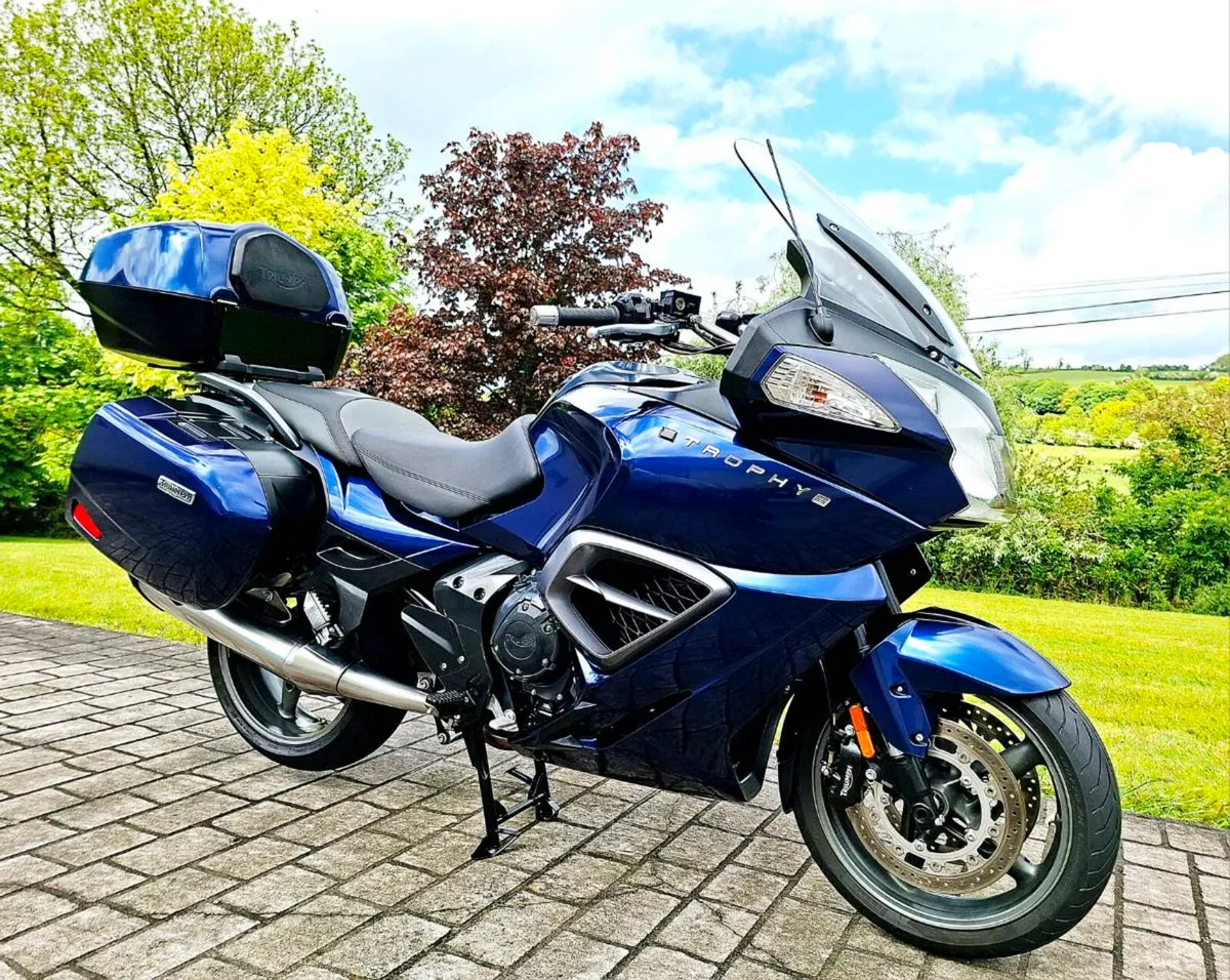 Triumph Trophy 1200 SE - Image 1