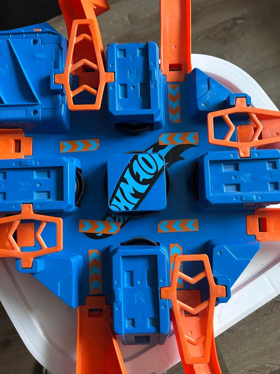 Hot Wheels Action Criss Cross Crash Playset - Image 2