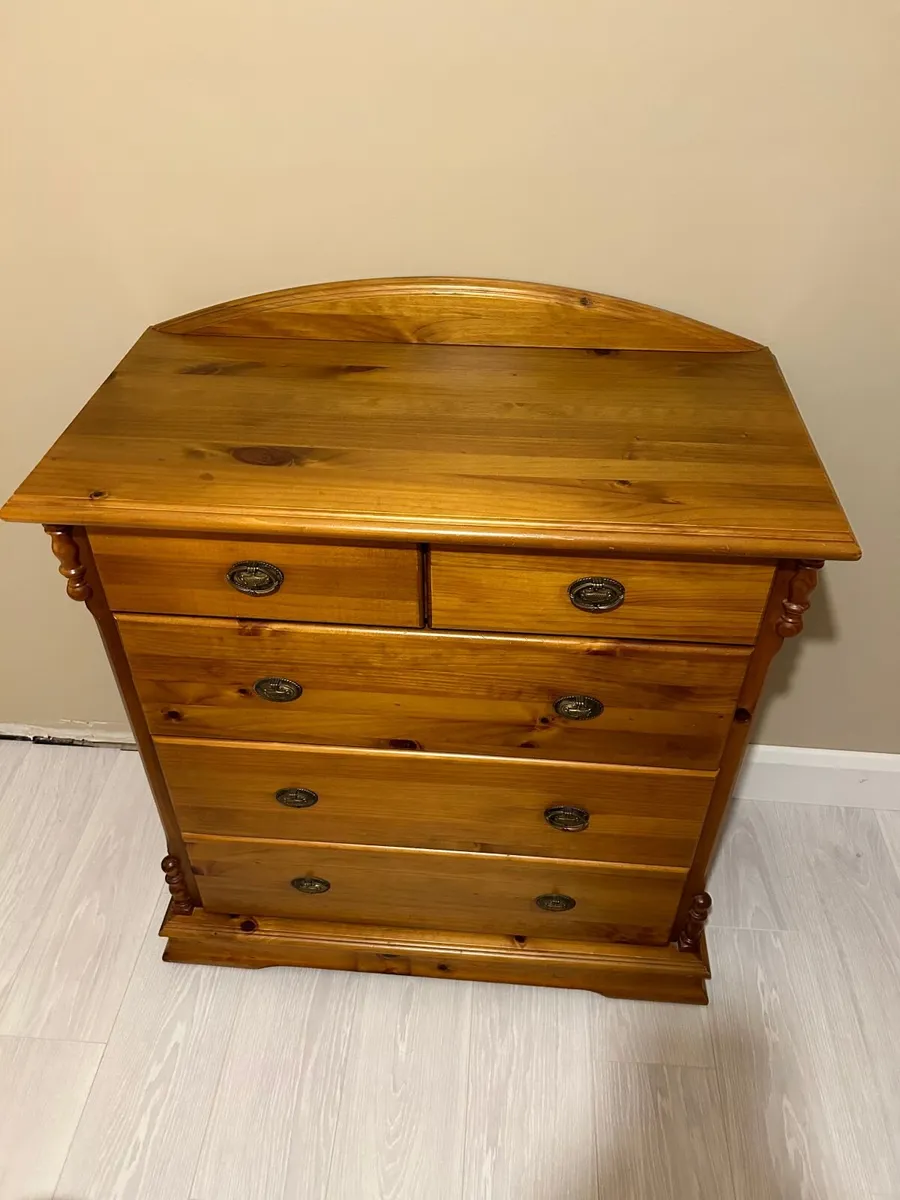 Bedroom Furniture matching set - Image 3