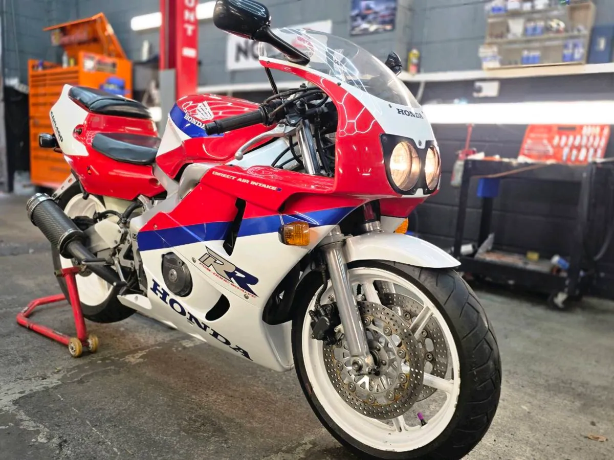 CBR 400RR NC29 Baby Blade - Image 2