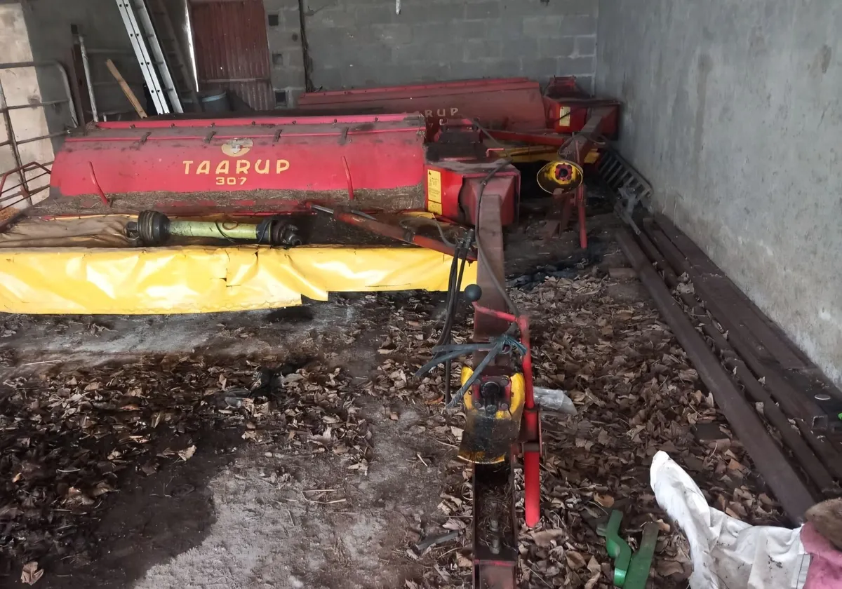 Two Taarup mowers - Image 2