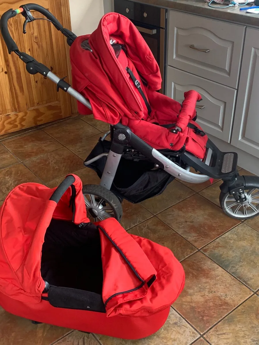Pushchair and Carry Cot. - Image 4