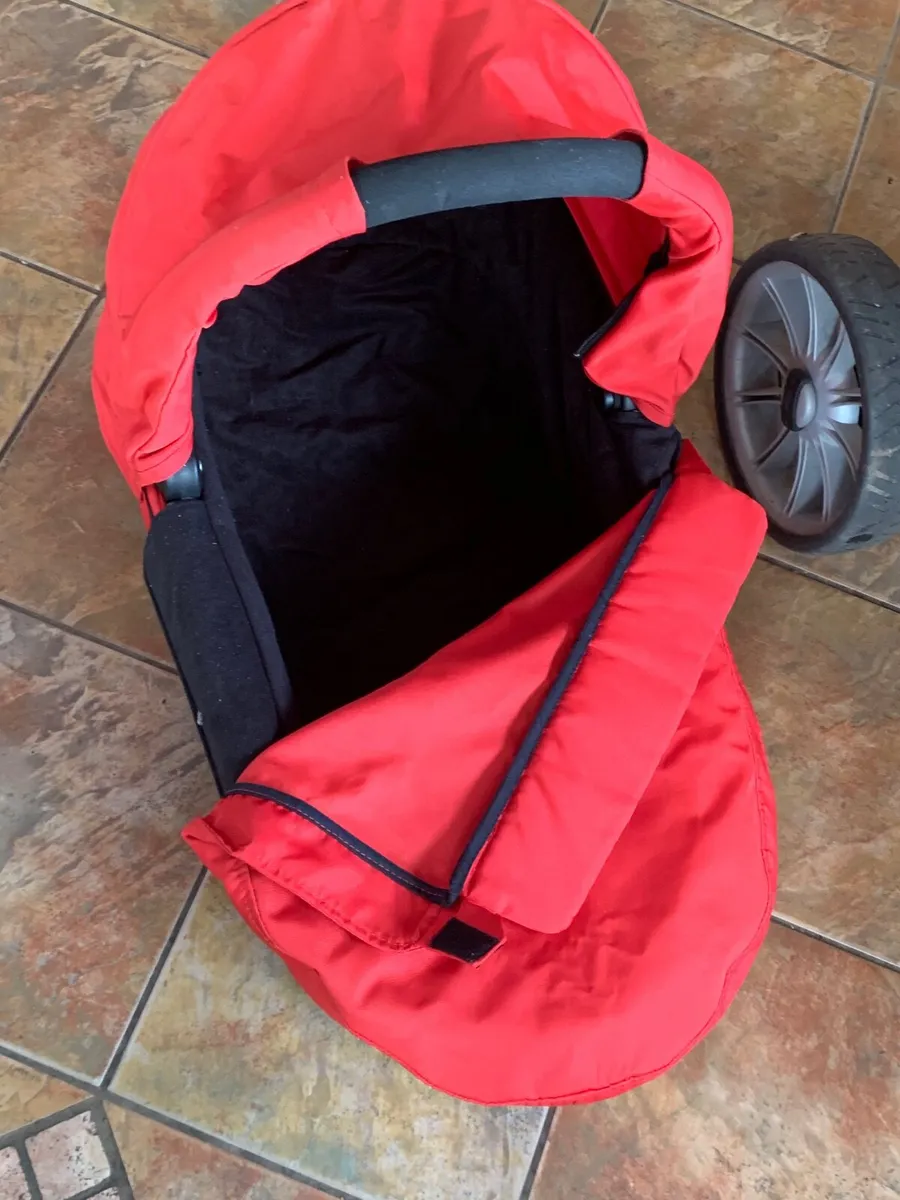 Pushchair and Carry Cot. - Image 3