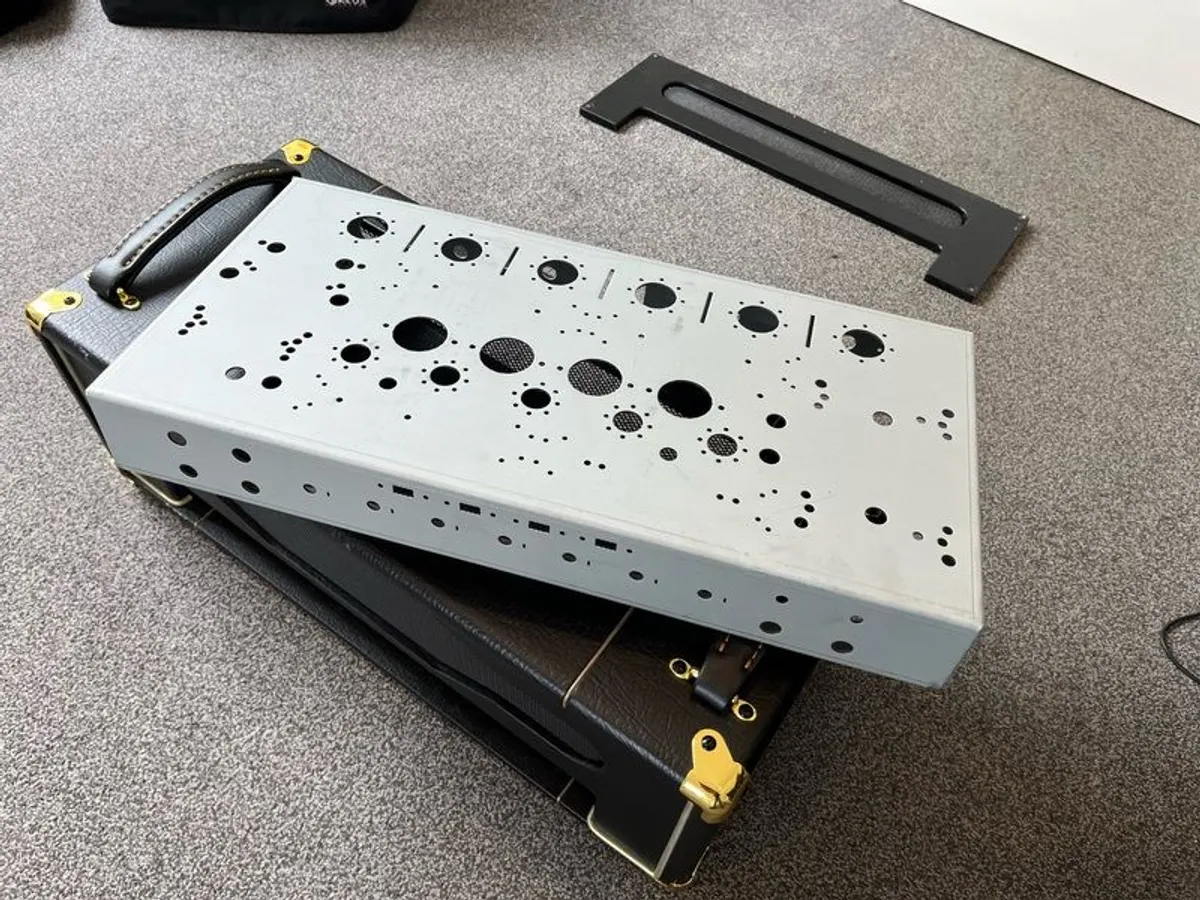 Valve amp cabinet and chassis - Image 2
