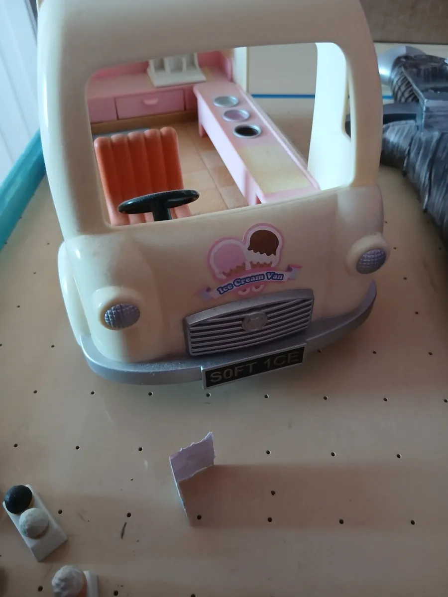 Sylvanian Family Ice Cream Van - Image 1