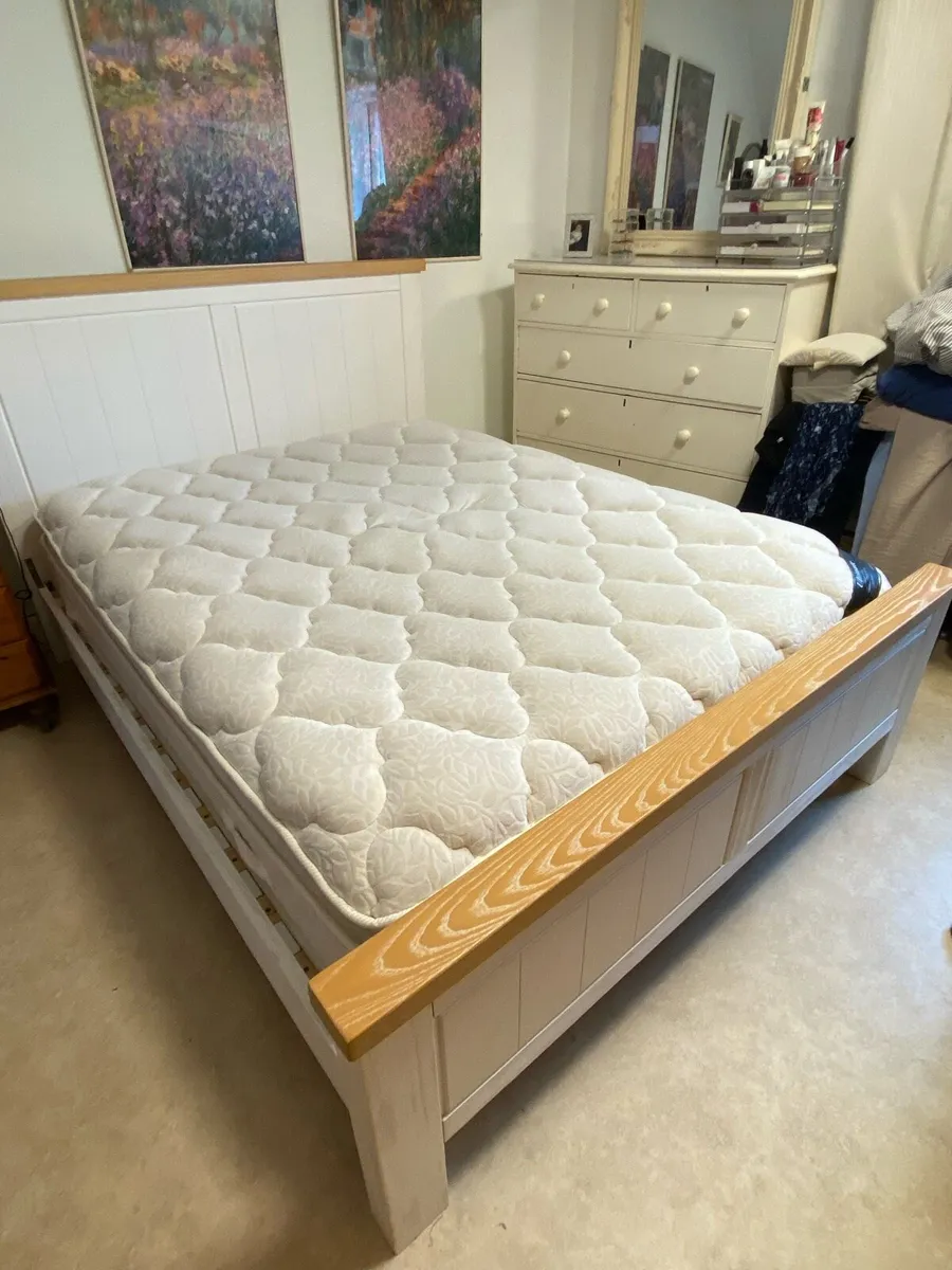 Bed and the mattress - Image 2