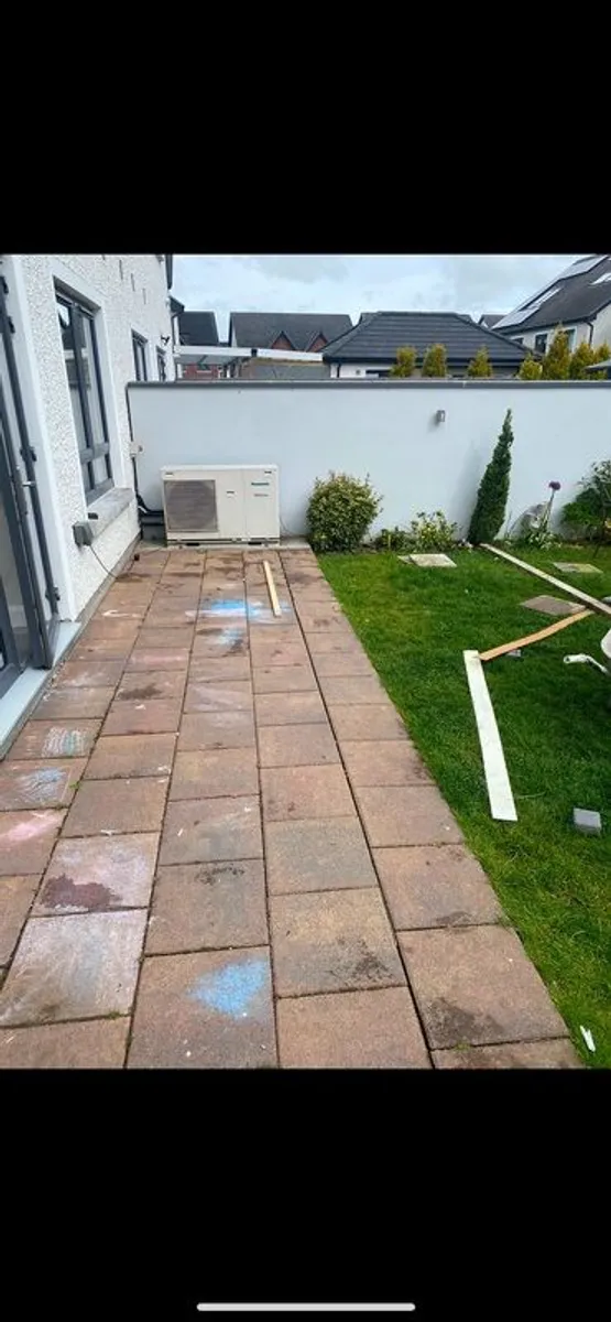Paving 80 slabs - Image 1