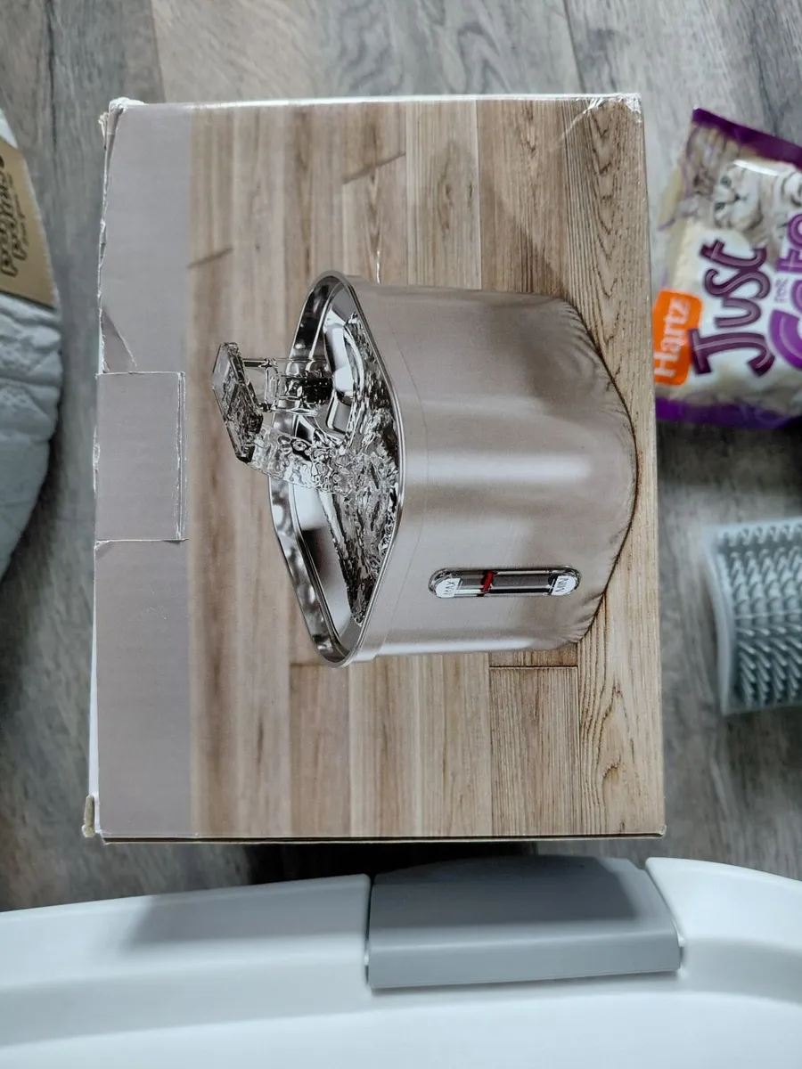 Cat - litter box -Fontaine - House - Image 2