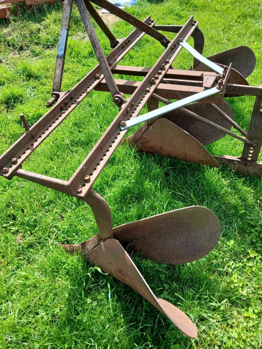 Ploughs - Image 2