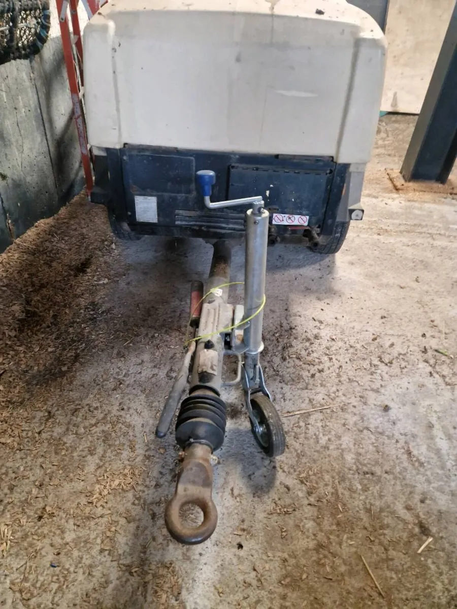 Doosan 140cfm tow behind compressor - Image 1