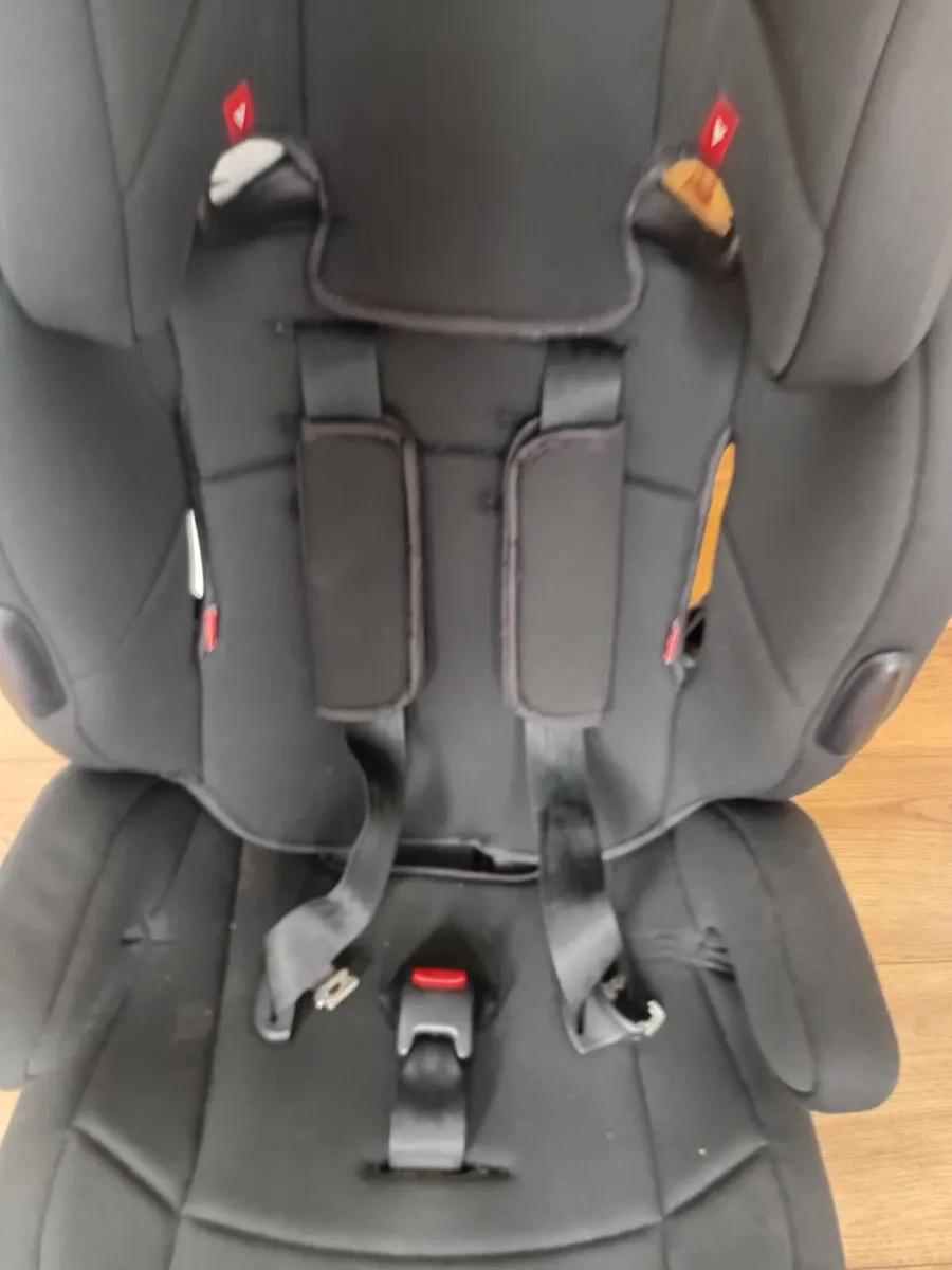 Car seat - Image 1