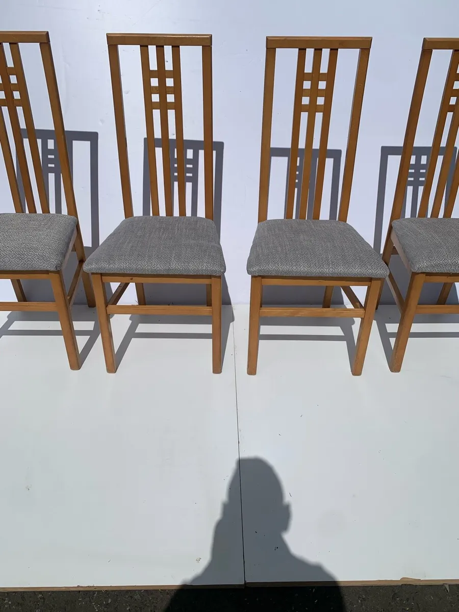 Four chairs - Image 1
