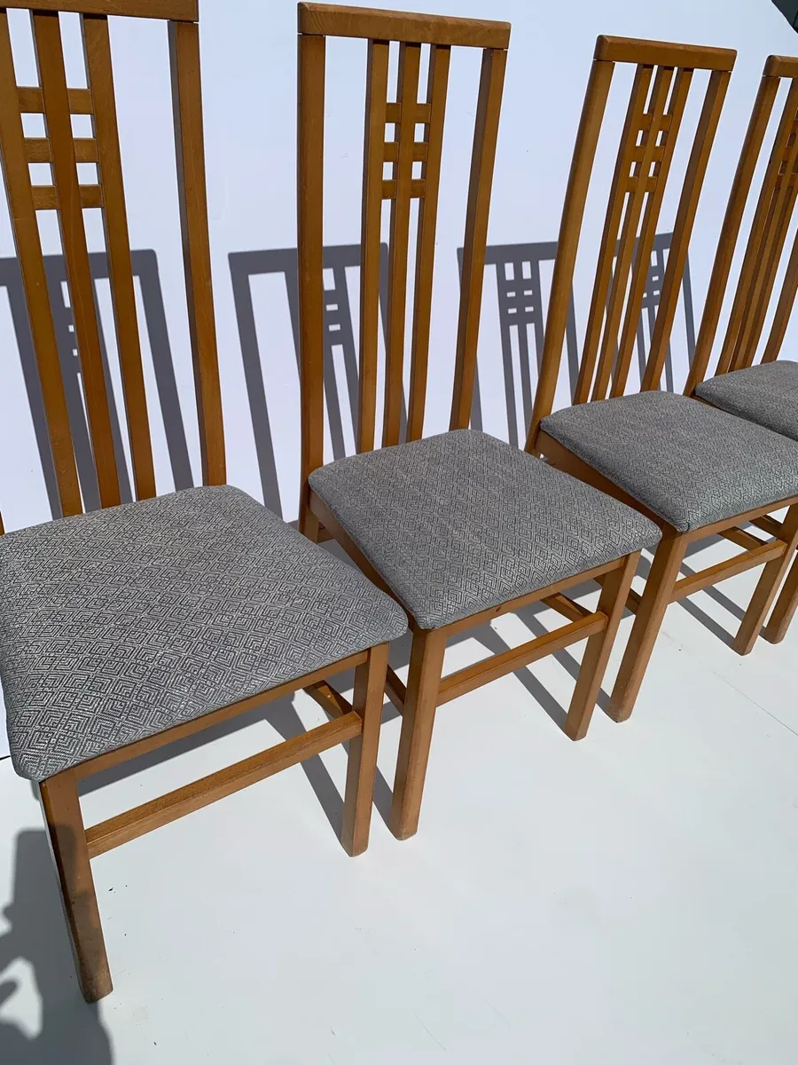 Four chairs - Image 2
