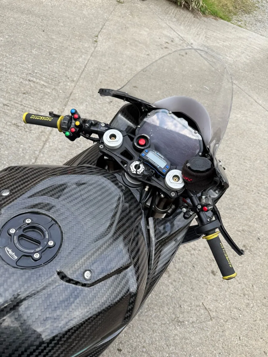BMW S1000RR - Image 2