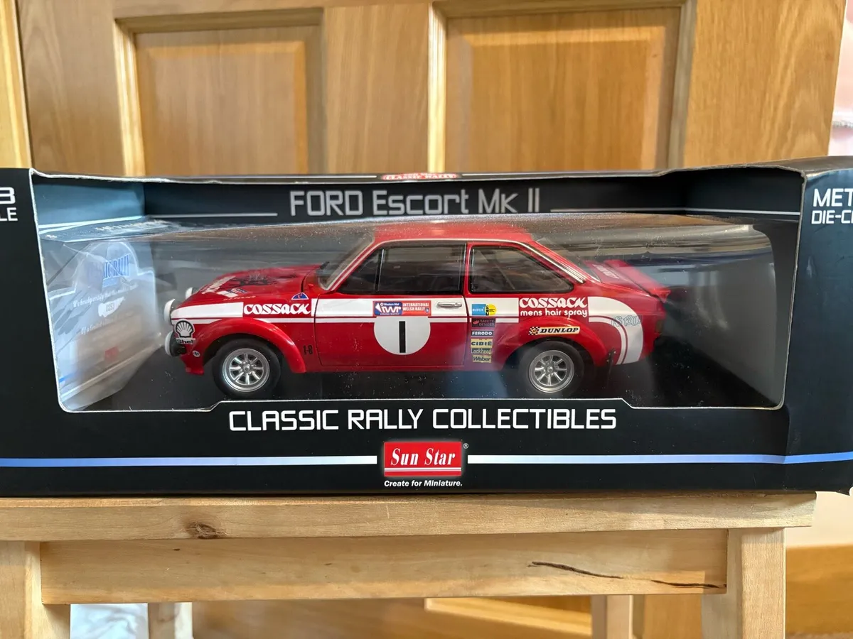 1/18 dicast model ford escort mk2 - Image 1