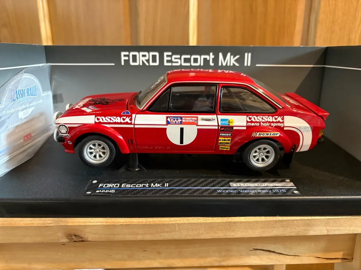 1/18 dicast model ford escort mk2 - Image 2