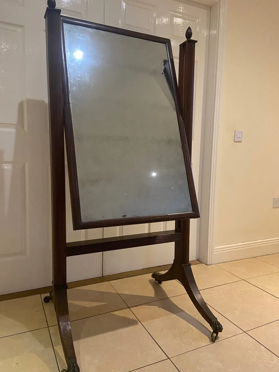 Mid 1700 Irish Rise & Fall Chavel Mirror - Image 1