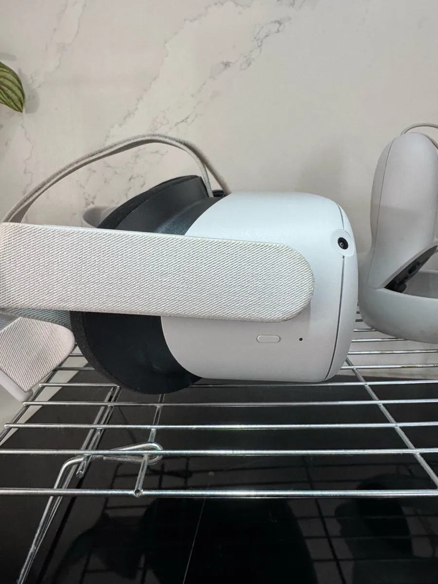 Meta Quest 2 VR Headset - Image 4