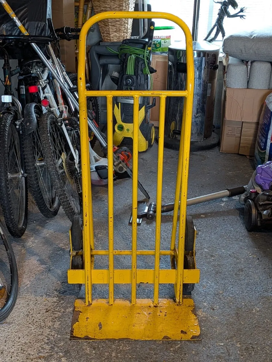 Heavy Duty stairclimbing trolley with rubber wheel - Image 2