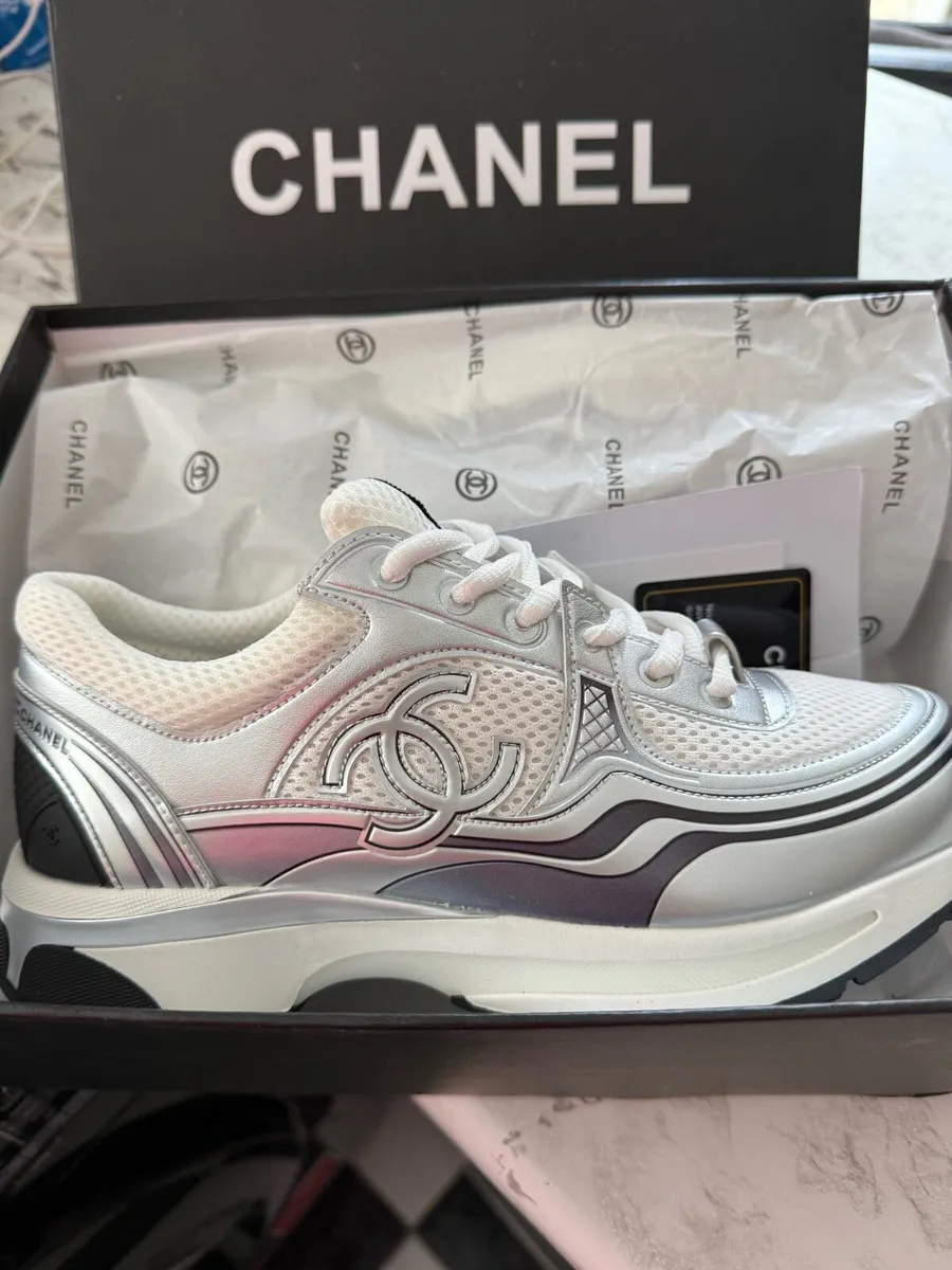women’s trainers - Image 1