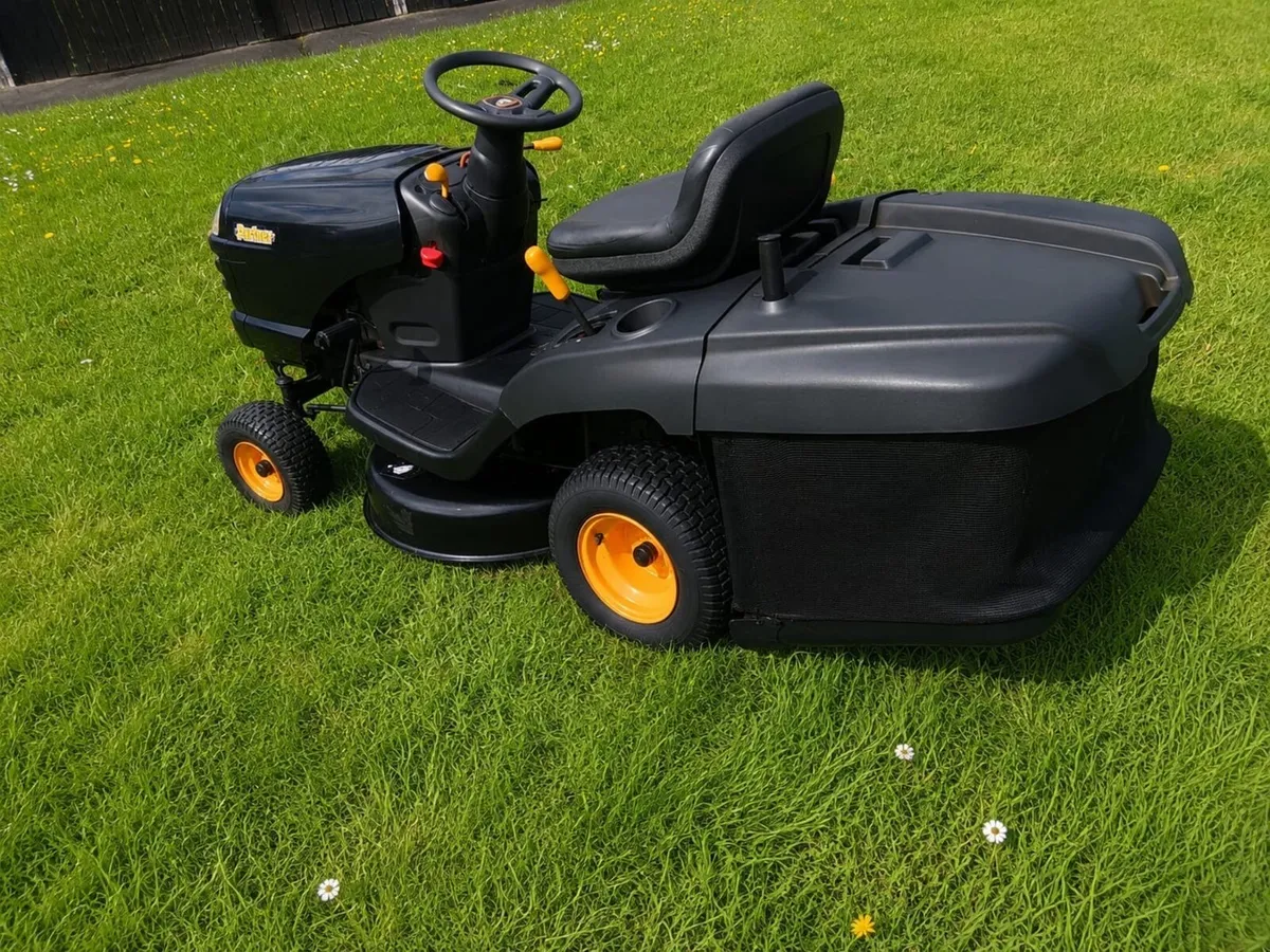 Ride on lawnmower - Image 3