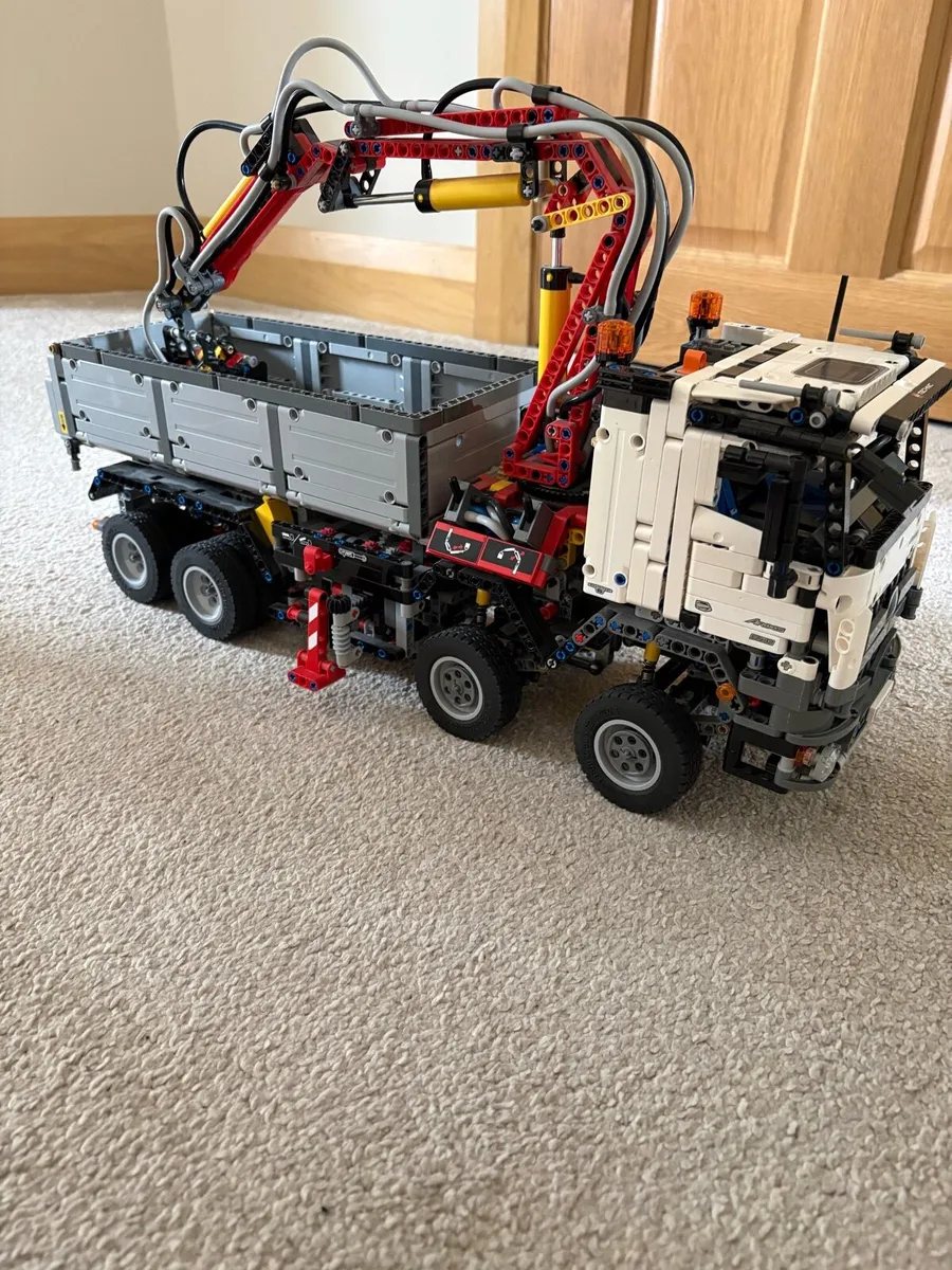 Technic Mercedes lorry - Image 1