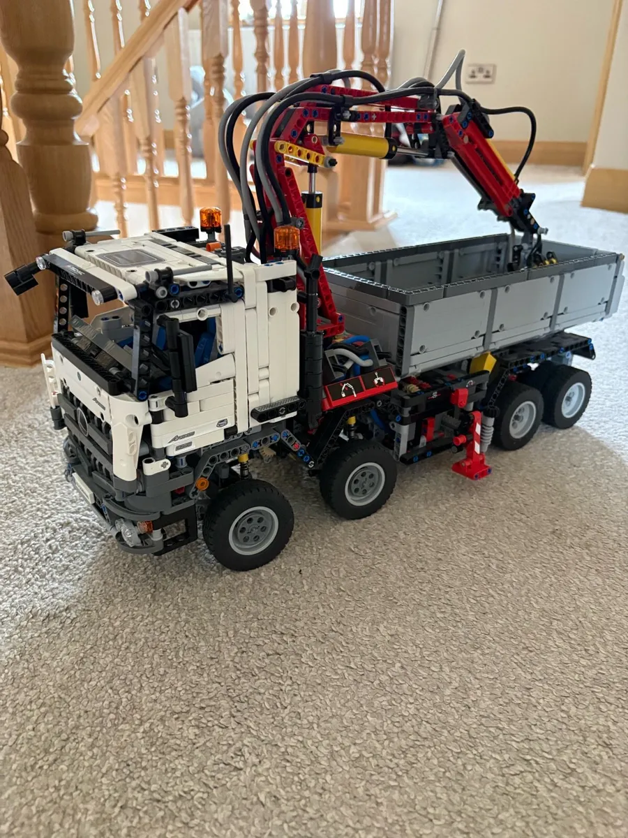 Technic Mercedes lorry - Image 3