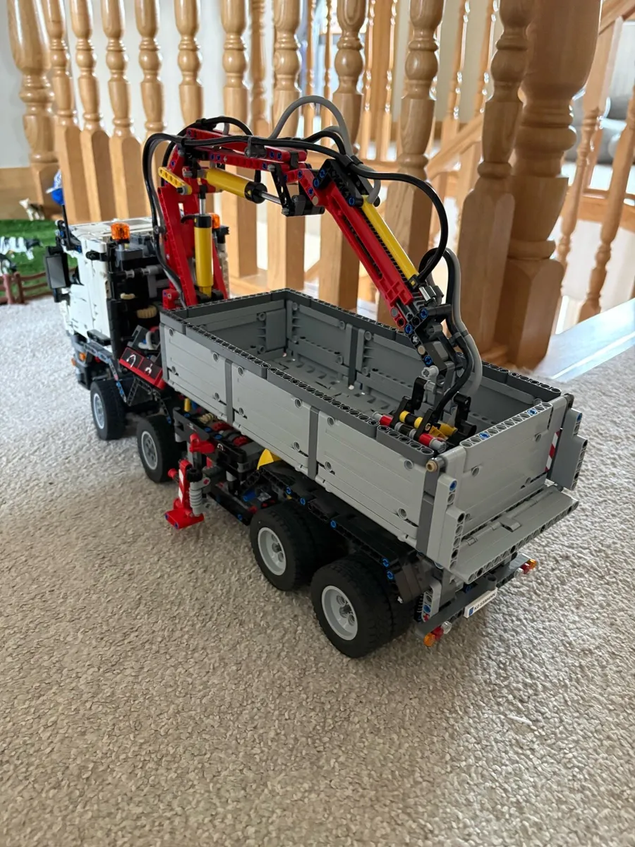 Technic Mercedes lorry - Image 4
