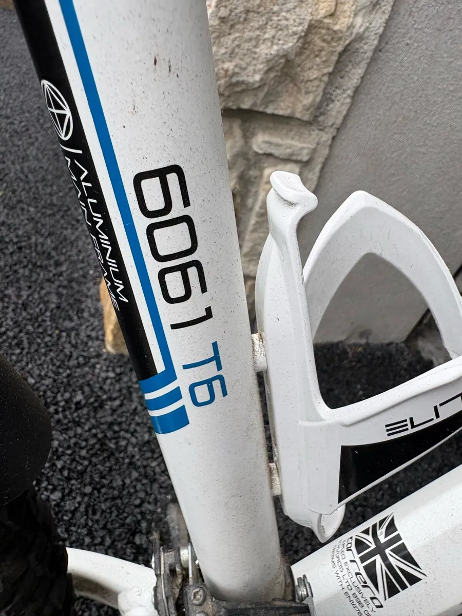 Carrera valour 6061 t6 mountain bike - Image 3