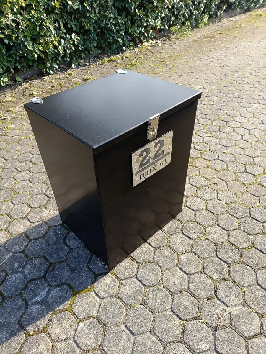Parcel Delivery and Collection Box (Personalised) - Image 3