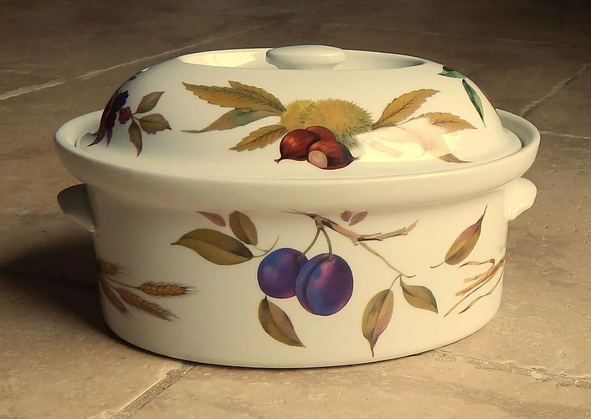 Vintage Royal Worcester Evesham ‘M’ Serving Dish - Image 2