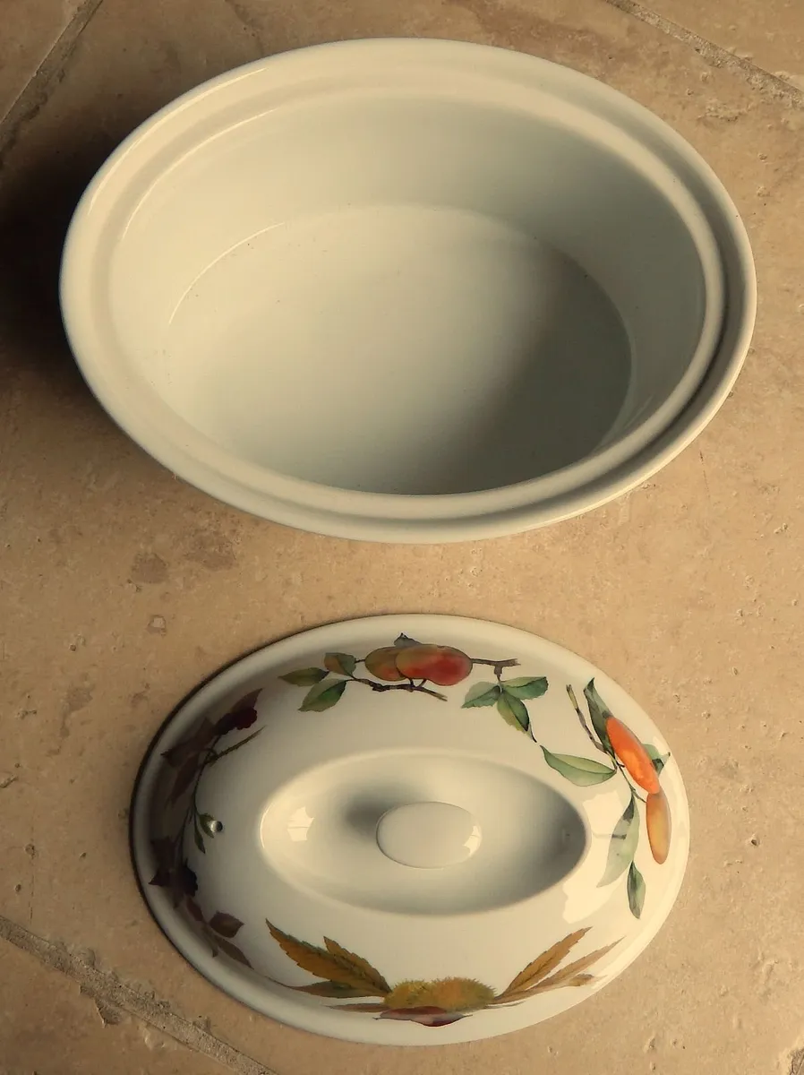 Vintage Royal Worcester Evesham ‘M’ Serving Dish - Image 4