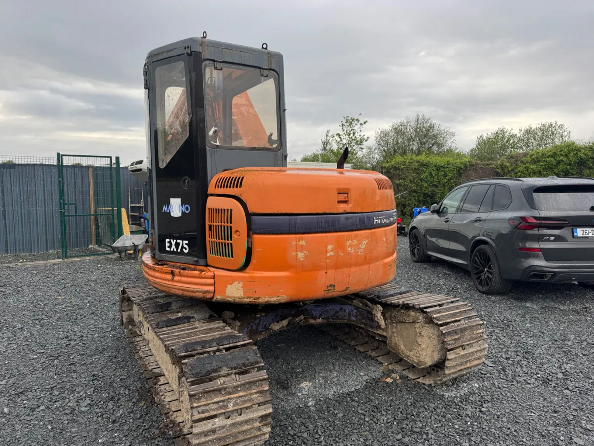 7 ton hitachi digger - Image 4