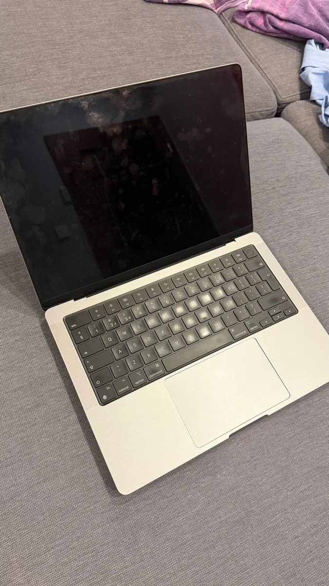 MacBook Pro 14 - Image 2