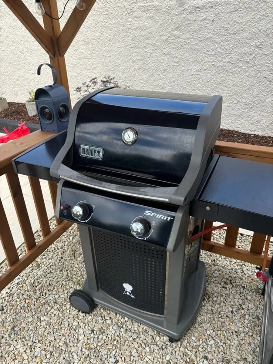 Weber E-210 Gas BBQ - Image 4
