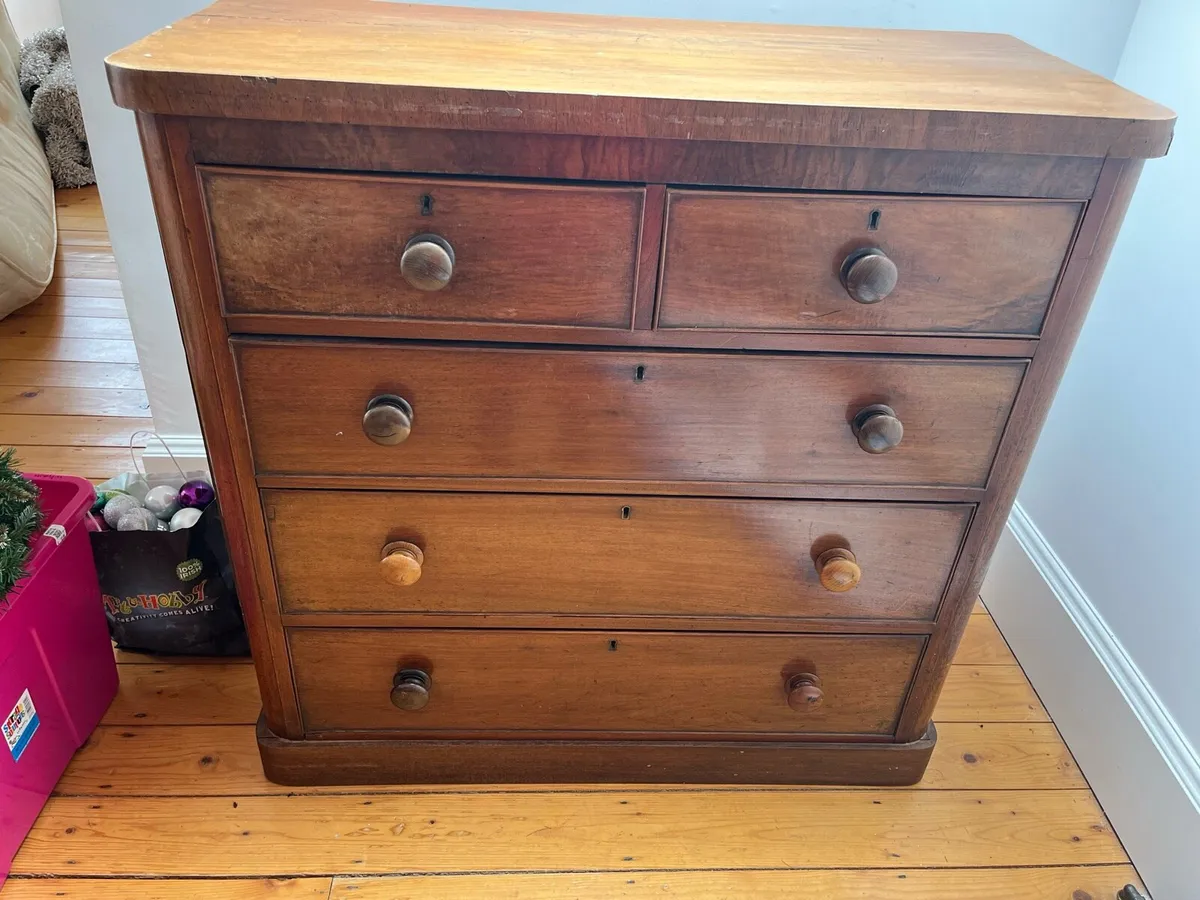 Chest of drawers - Image 1