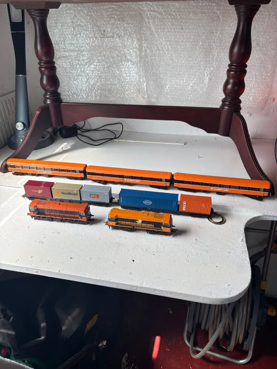 00 gauge models - Image 1