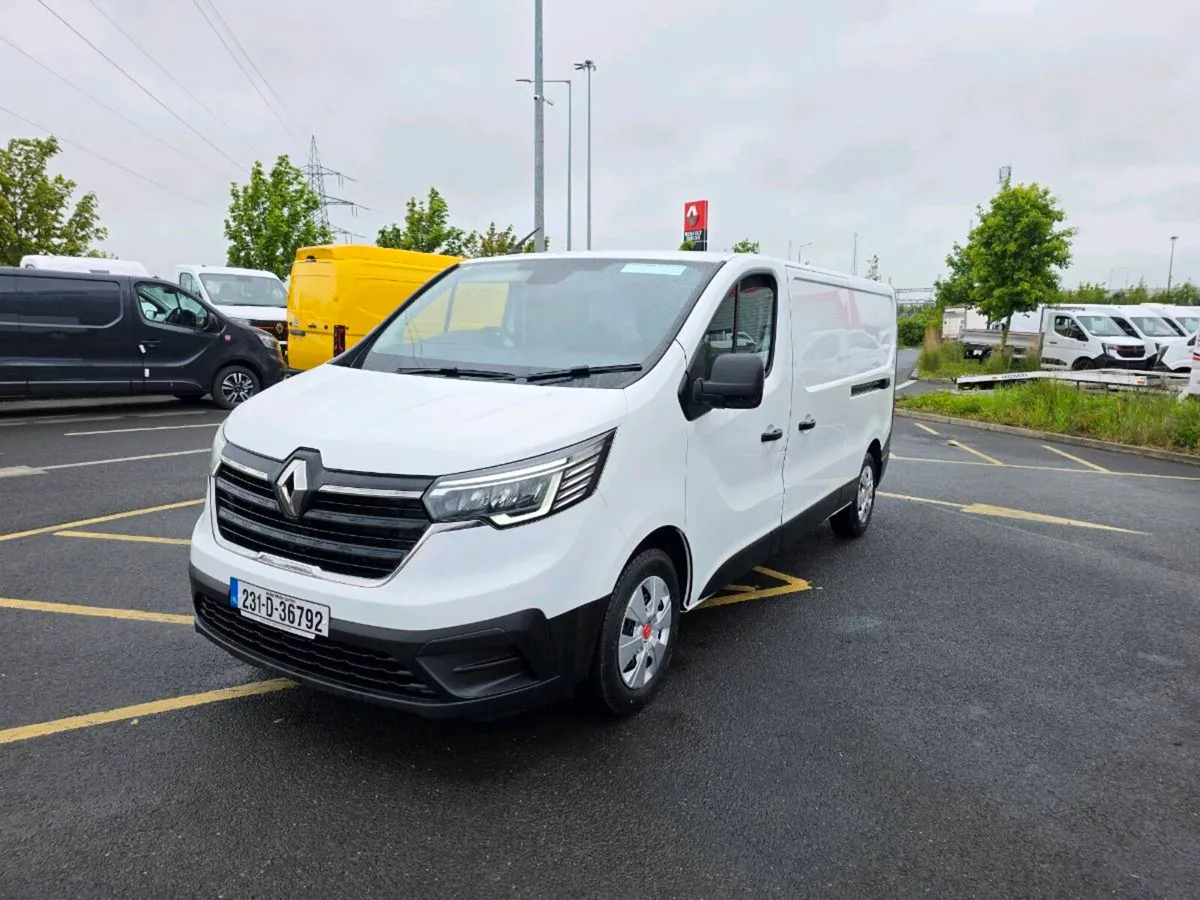 2023 Renault traffic - Image 2
