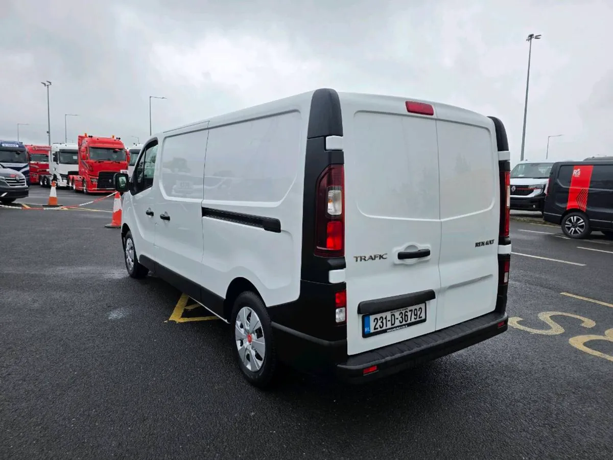 2023 Renault traffic - Image 3