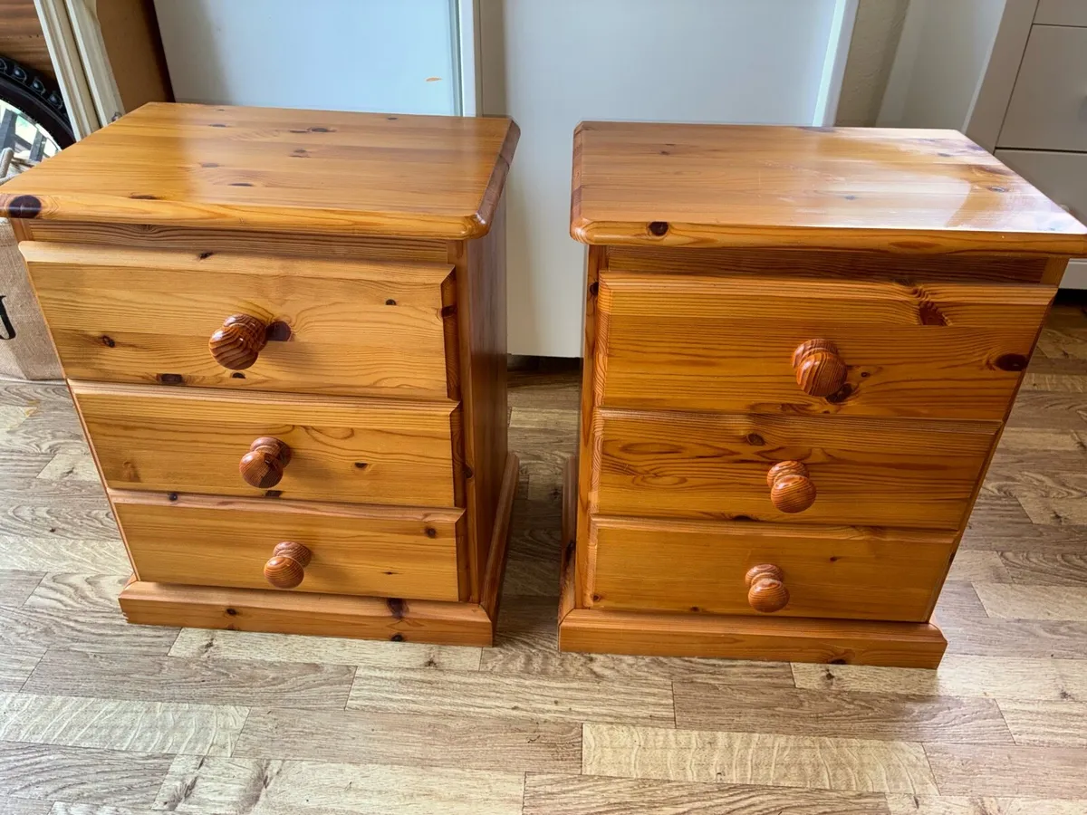 Pine 3 drawer bedside lockers - Image 1