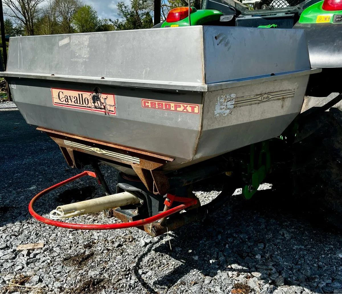 Vicon / Cavallo Fertiliser Spreaders - Image 1