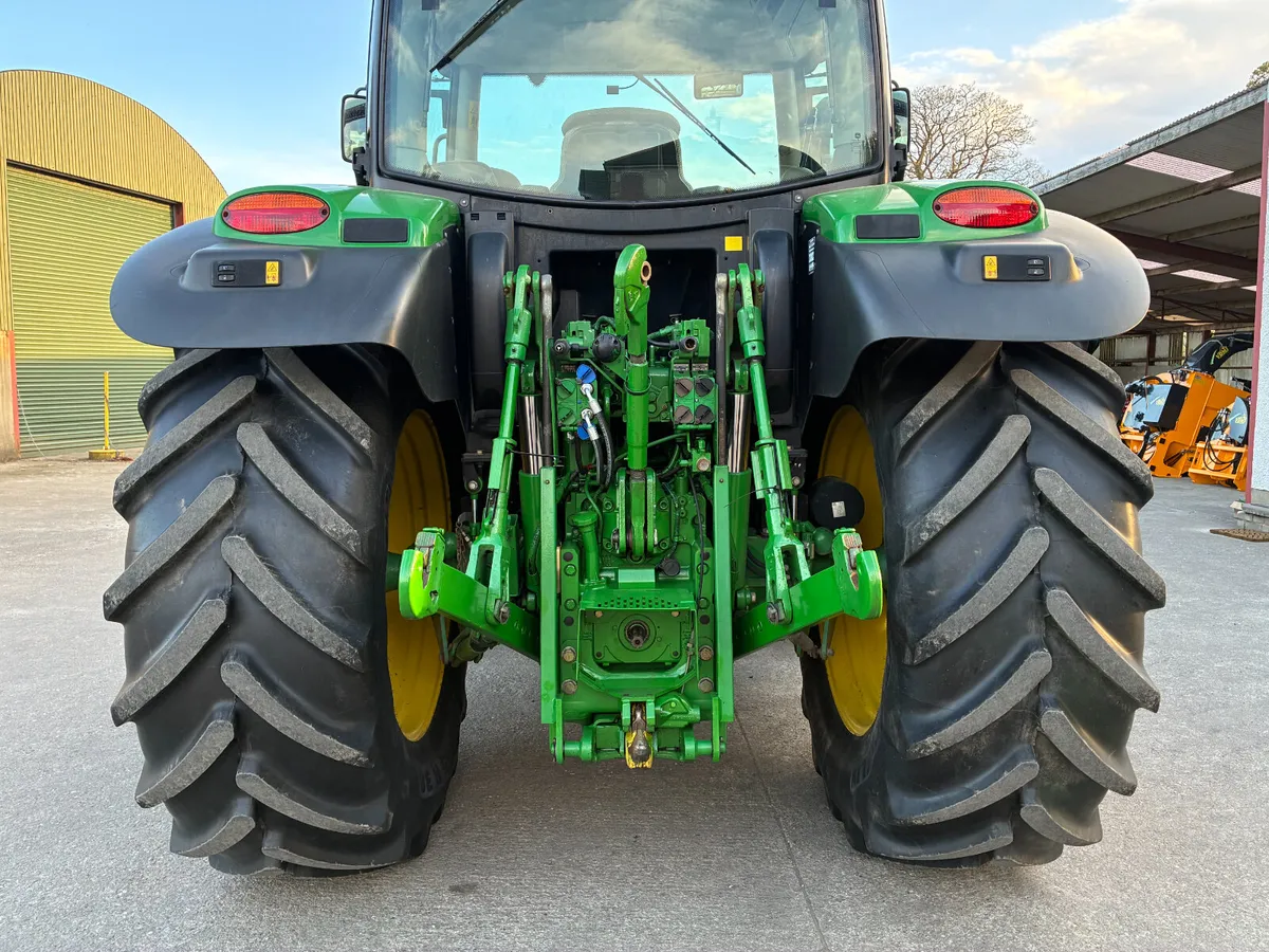 John Deere 6125R - Image 2