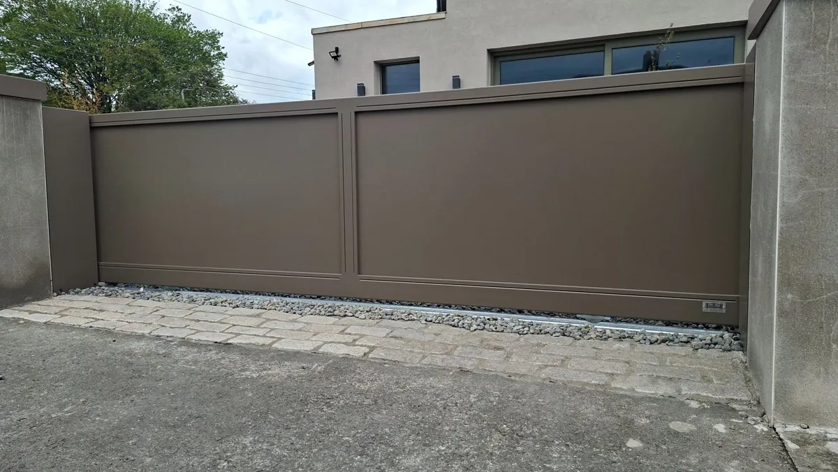 Driveway gates - Image 1