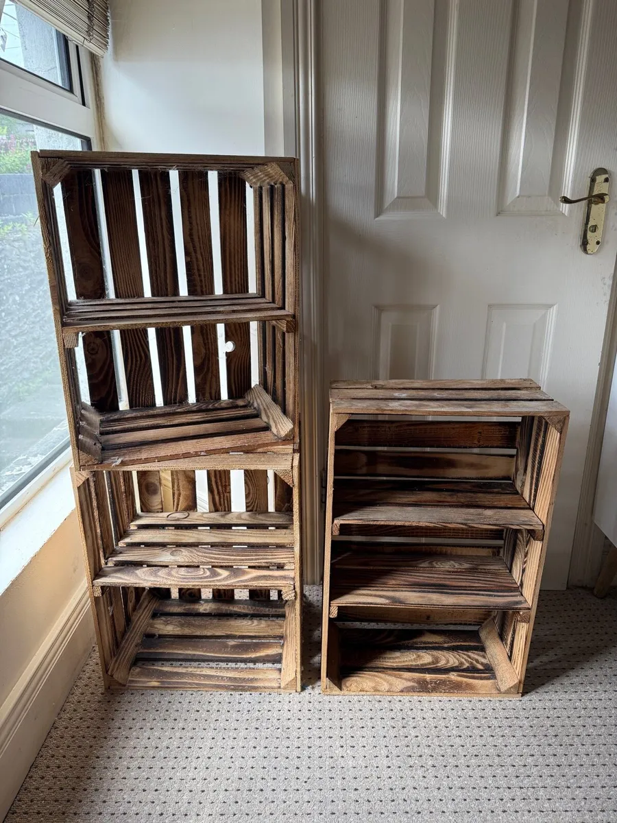 Wooden display crate - Image 1